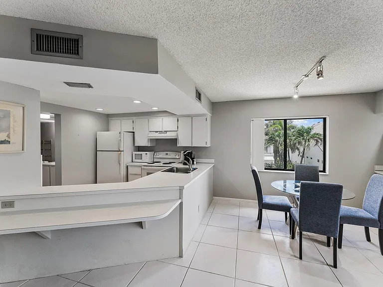 1605 S US Highway 1 #D301 — Photo 17