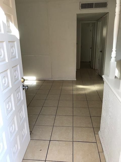 1st image of 10817 Ivanhoe Dr