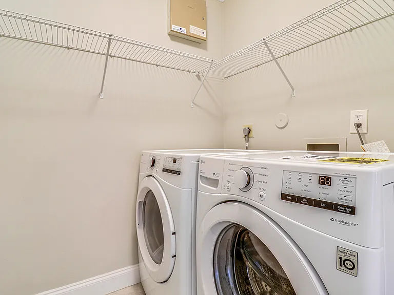 4881 McGill St — Photo 36