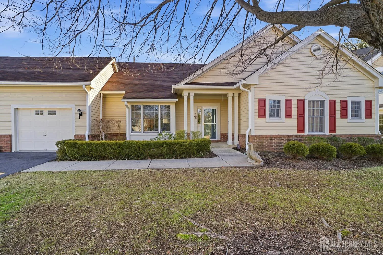 47 Hedge Row Rd photo 1