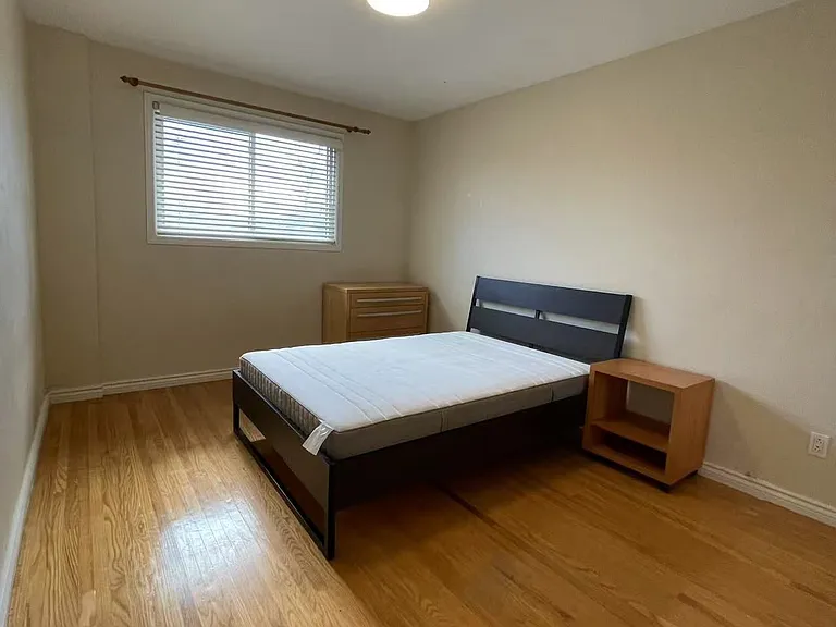 63 Lesgay Cres #UPPER — Photo 9