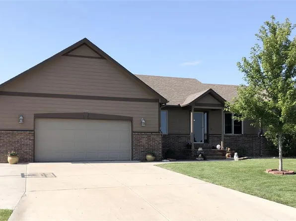 709 W 32nd Ave, Hutchinson, KS 67502