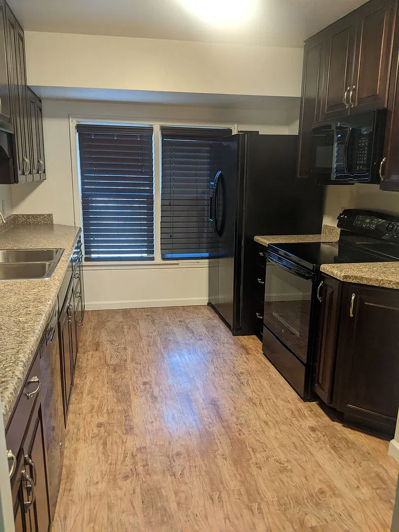 3 Weeks Rent Free Spacious 3 Bed / 2 Bath Ogden Home with Finished Basement — Photo 2