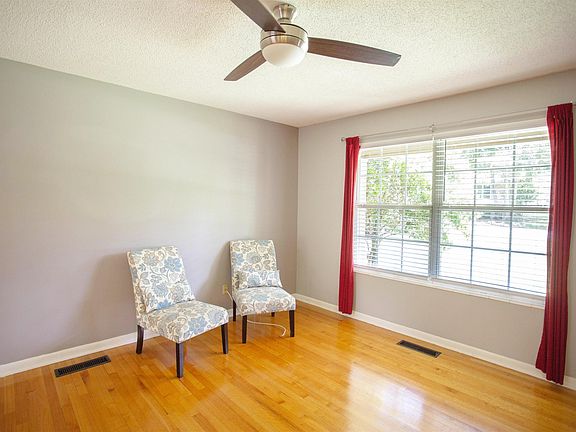 3rd image of 2992 Corrib Dr