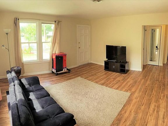 2nd image of 420 49th St