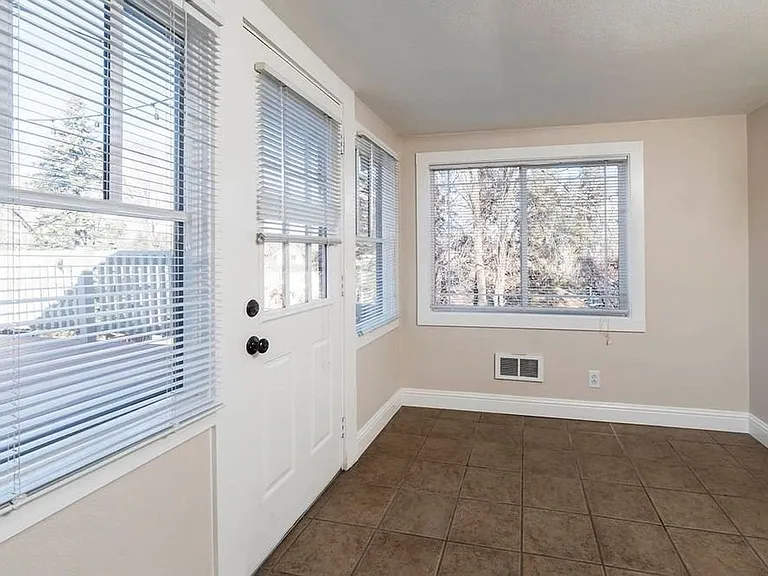 358 NW Georgia Ave — Photo 7