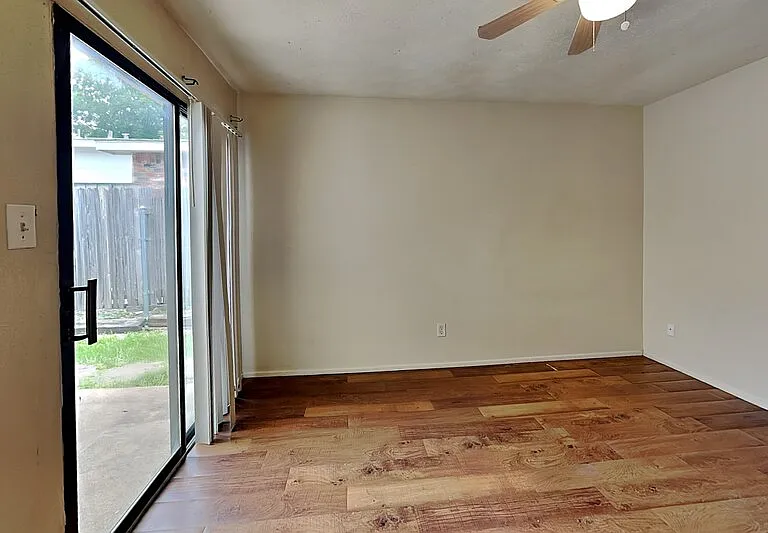 7313 Pineberry Rd — Photo 10