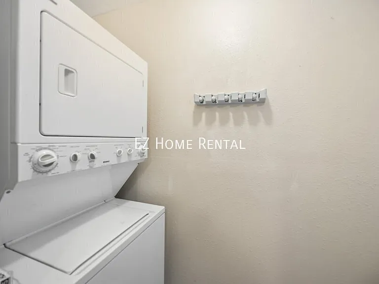 4401 Marina St #B — Photo 8