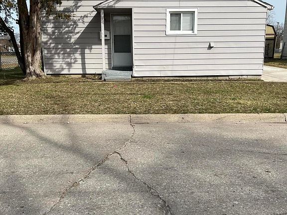 3rd image of 32164 Genessee St