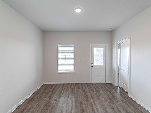 5th image of 3222 Cornflower Ct