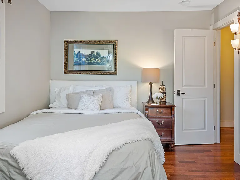 1241 Chestnut St — Photo 46