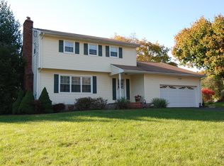 96 Catherine Ln, Bridgewater, NJ