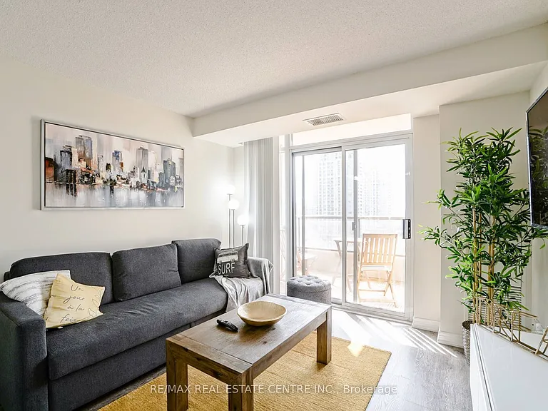 310 Burnhamthorpe Rd W #1704 — Photo 20