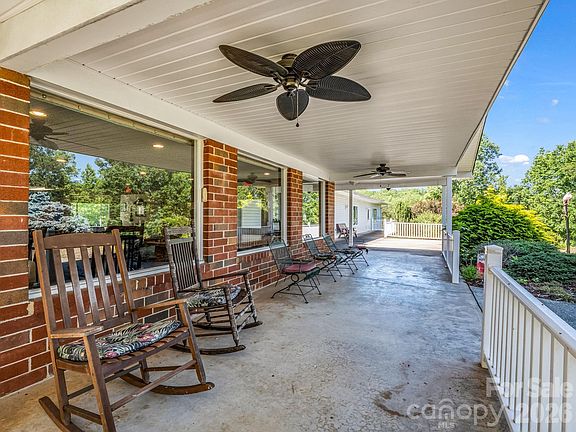 5th image of 354 Woodland Dr