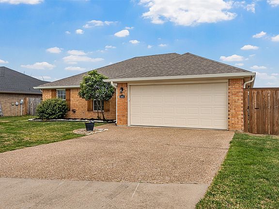 2nd image of 4401 Lacey Cir