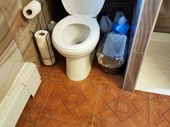 3rd image of 1027 Hylan Blvd #1S