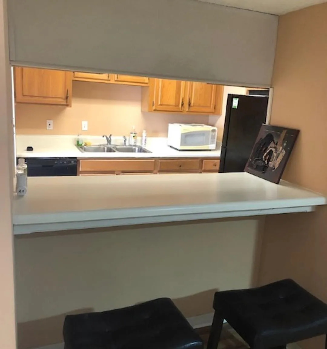 2 bed, 1218 sqft, $1,300 — Photo 4