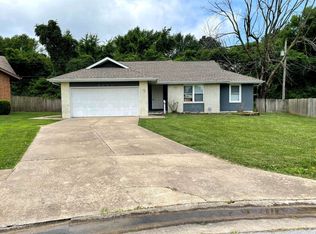 3737 S Swan Ct, Springfield, MO 65807