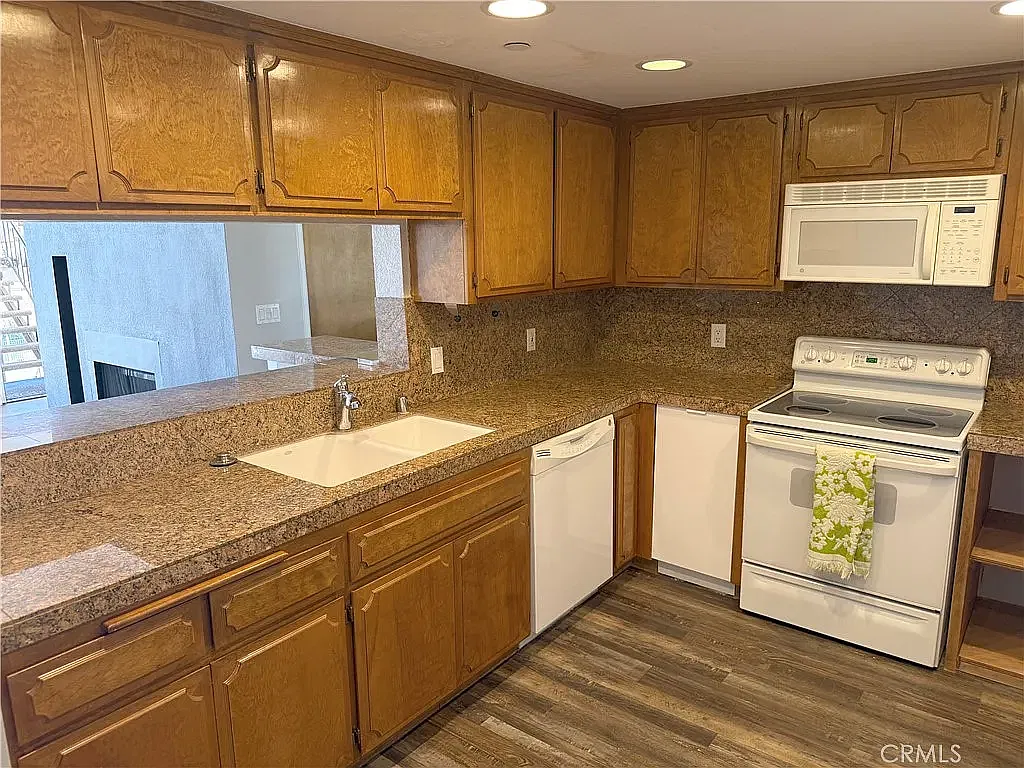 2 bed, 1560 sqft, $3,500 — Photo 4