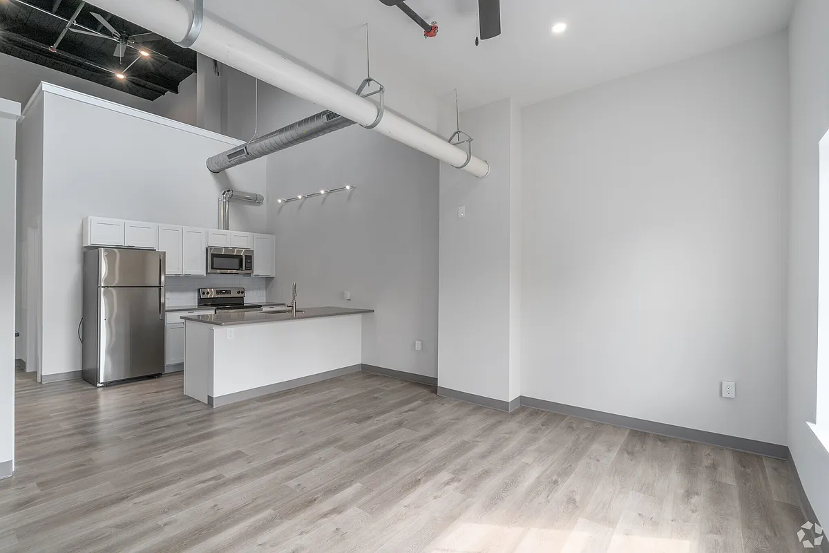 Building Photo - 224 Hall St #14
