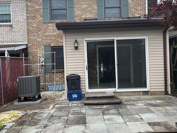 4th image of 841 Woodlawn Dr