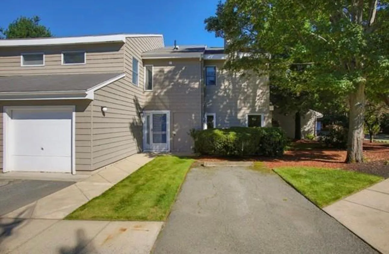 171 Swanton St — Photo 3