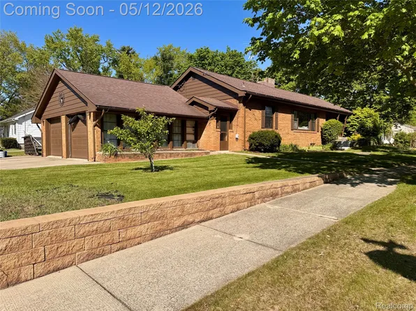 1209 Beatrice St, Flushing, MI 48433