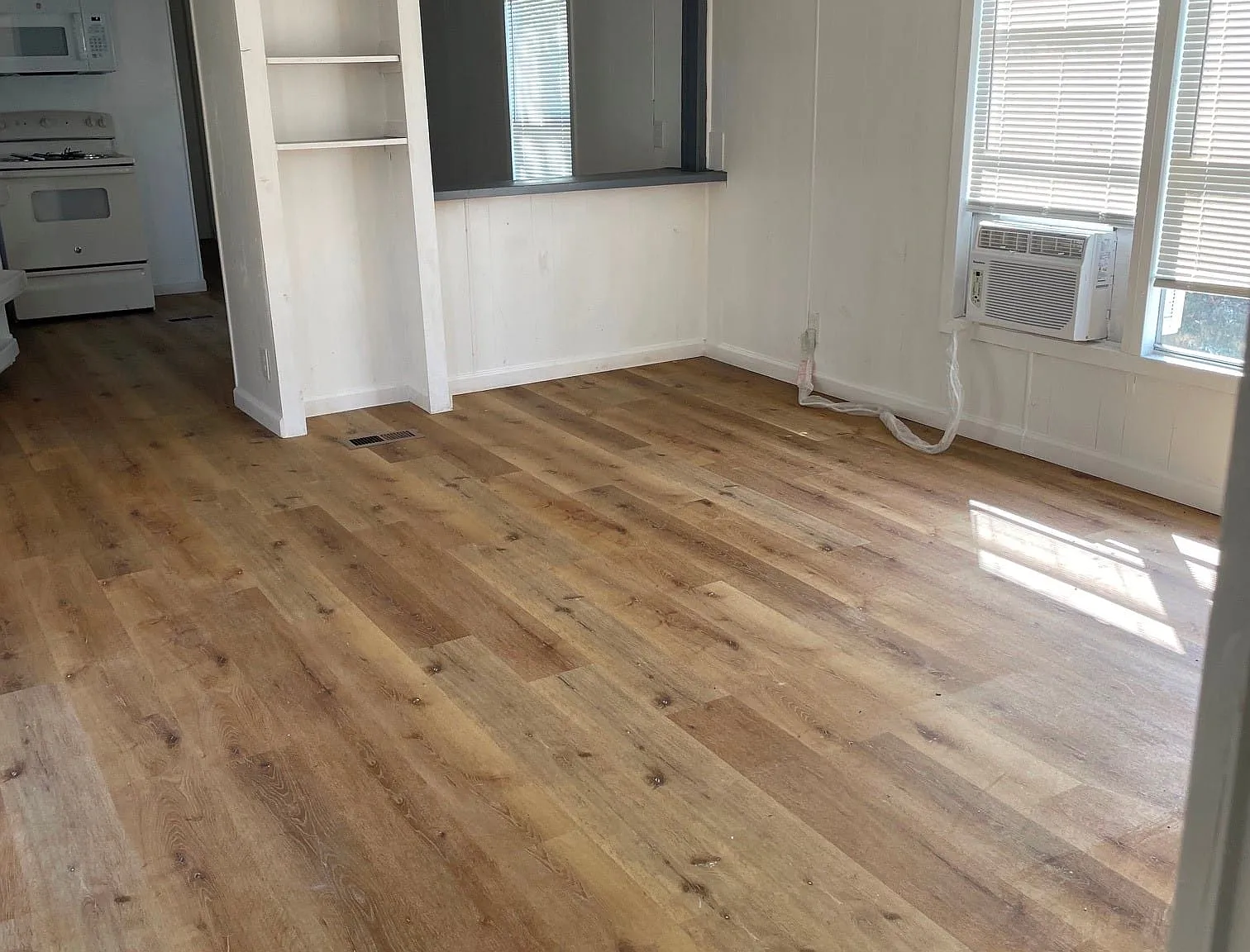 3 bed, 2.0 bath, 980 sqft, $1,250 — Photo 2