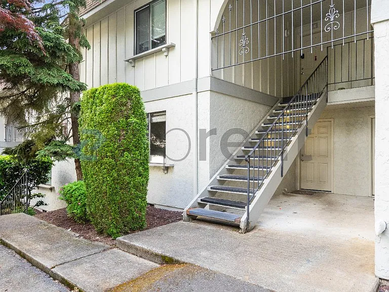 12528 NE 117th Pl #E5 — Photo 3