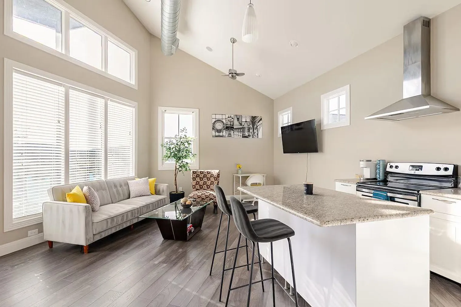 1 bed, 1.0 bath, $7,681 — Photo 1