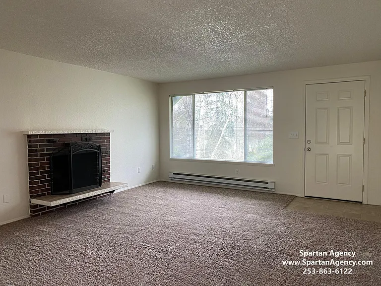 10426 29th St E — Photo 4