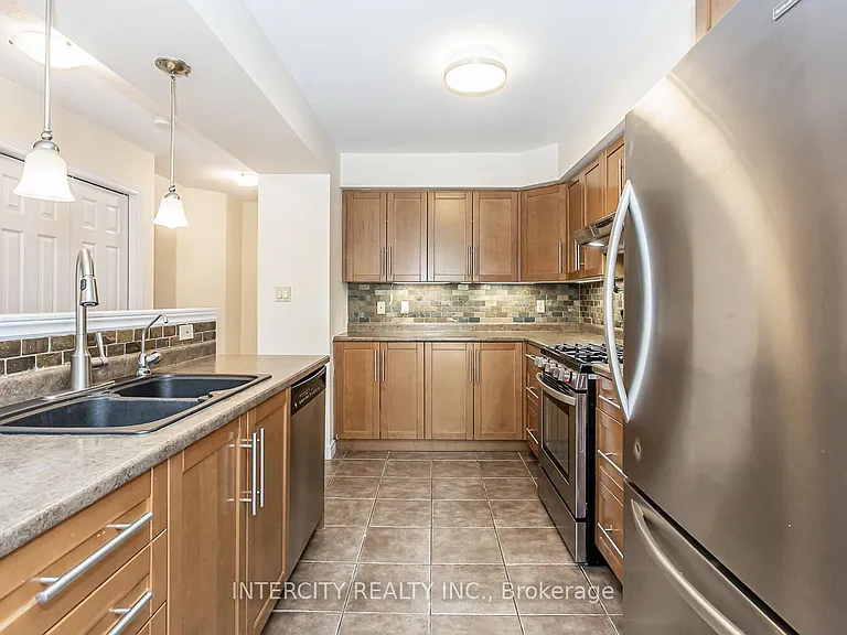 258 McMeeken Dr — Photo 10