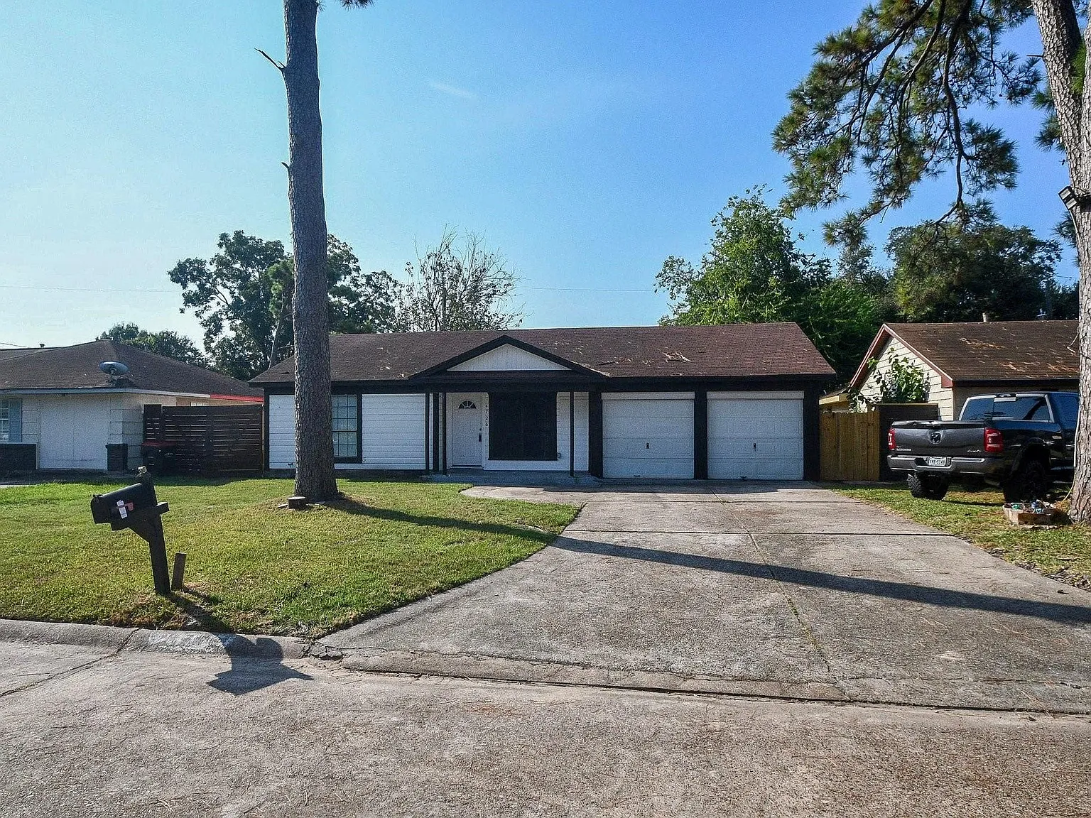 3 bed, 1.5 bath, 984 sqft, $1,400 — Photo 2