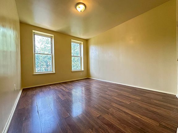 4th image of 1189 Halsey St Floor 2