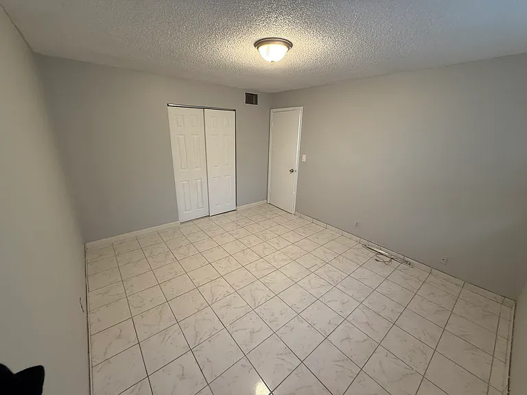 6840 Pembroke Rd — Photo 12