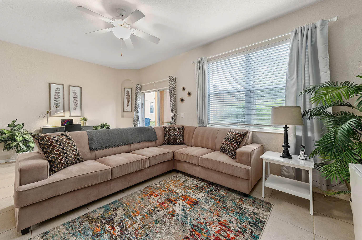 3 bed, 3.0 bath, 1453 sqft, $2,922 — Photo 4