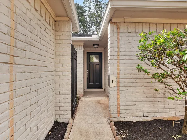 2747 Colony Dr