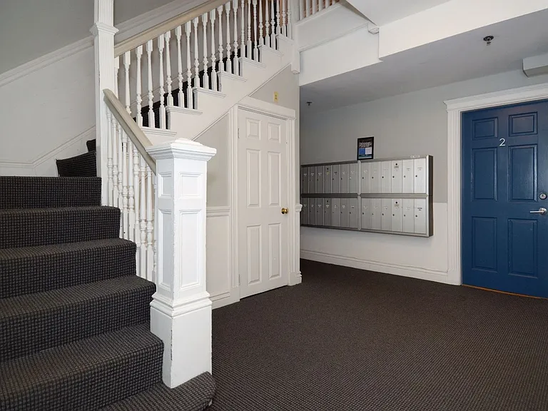 110 Warren St #18 — Photo 4