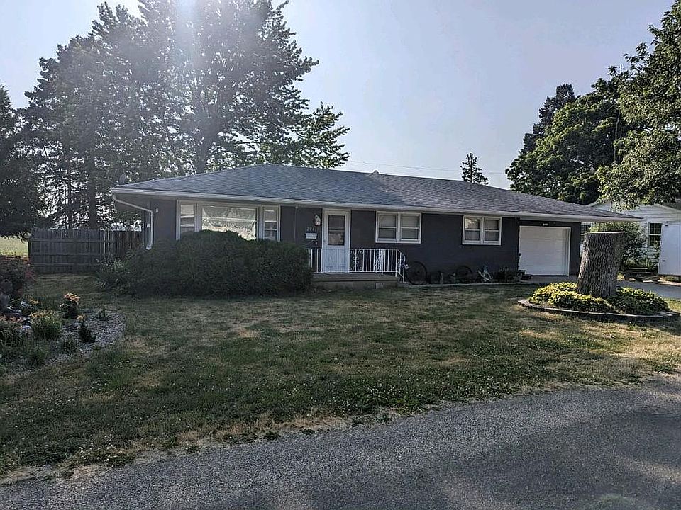 2nd image of 204 N 3rd St