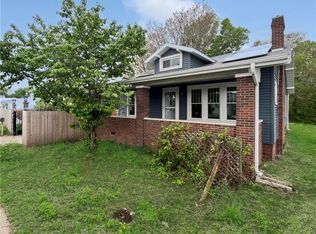 605 N 15th St, Mattoon, IL 61938