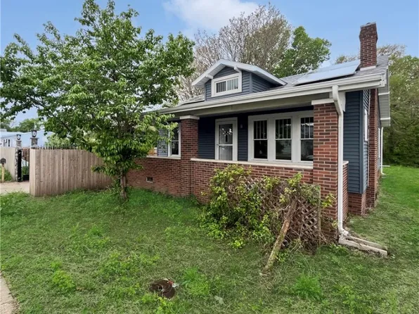 605 N 15th St, Mattoon, IL 61938