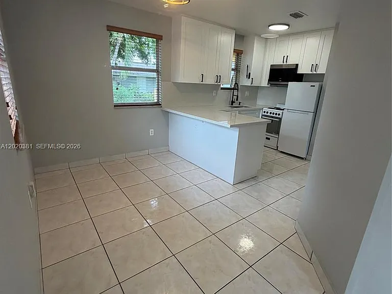 16940 SW 94th Ave #0 — Photo 3