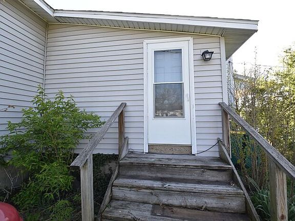 2nd image of 507 Lincolnway E #507