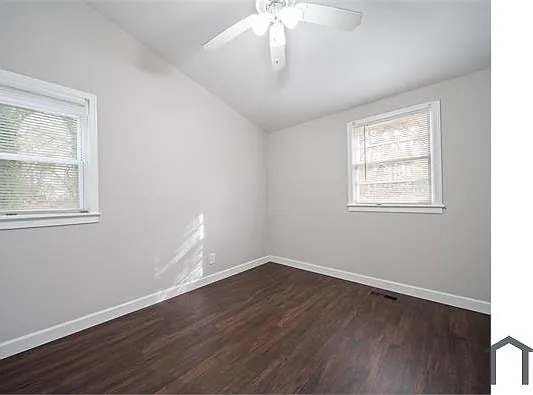 976 McKay Dr SE — Photo 17