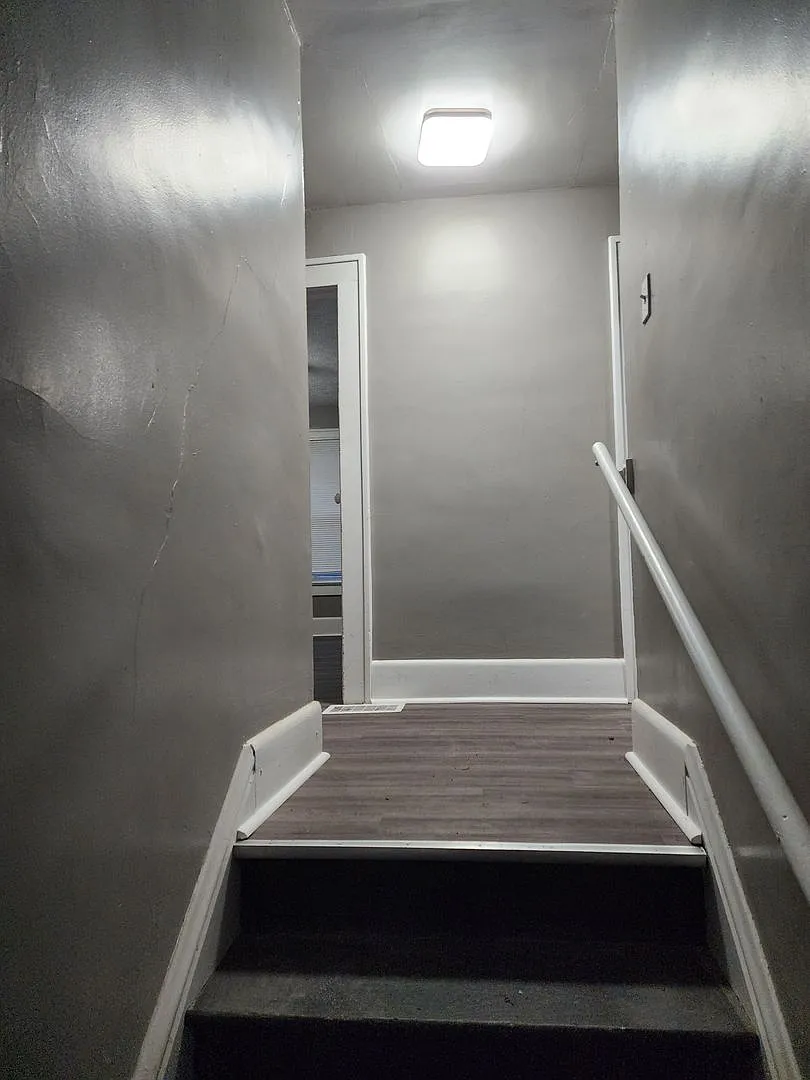 827 01-1/2 High Street — Photo 1