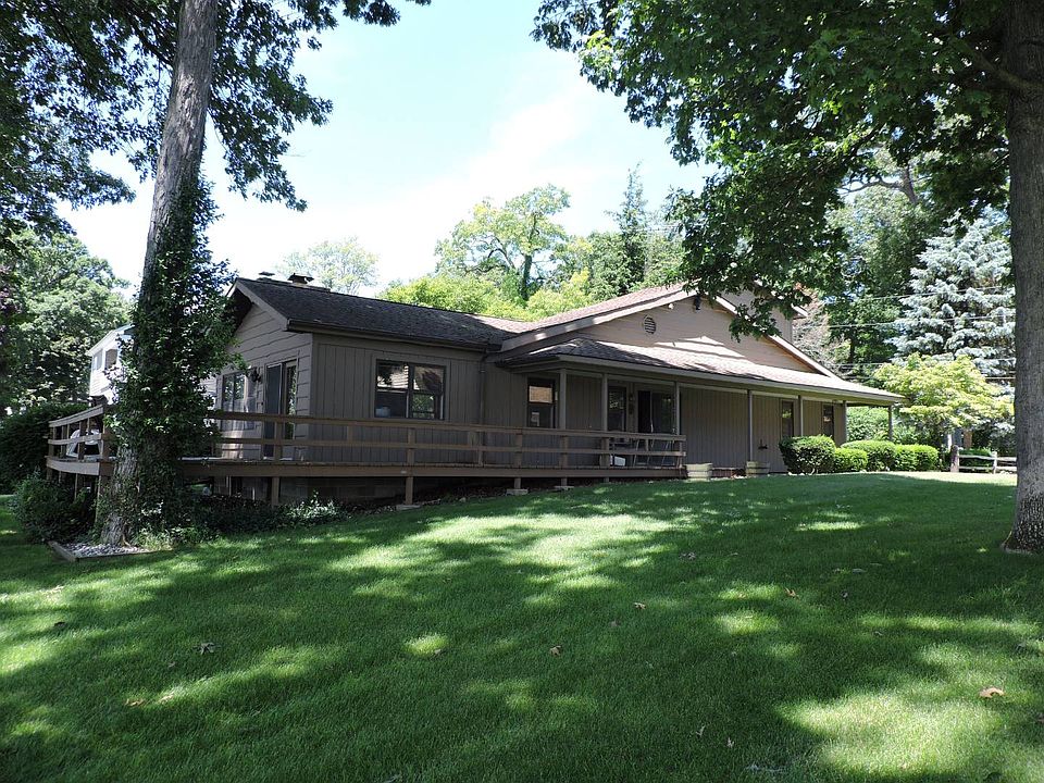 1st image of 44473 N Shore Dr