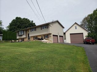 386 Long Lane Rd, Walnutport, PA 18088