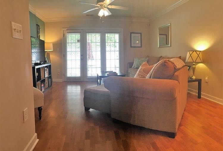 Nice open concept living area.