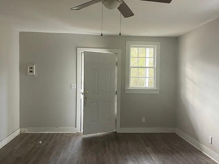 1418 Campbell St #2 — Photo 5
