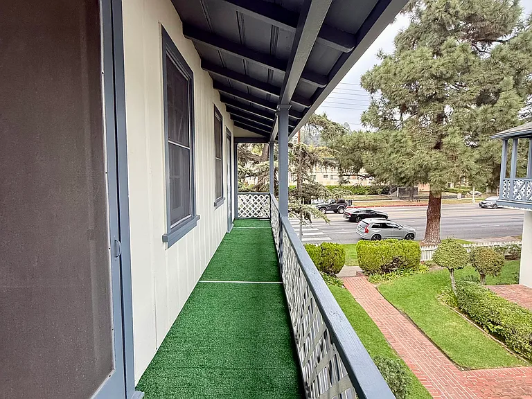 4044 Los Feliz Blvd #54-1/2 — Photo 20